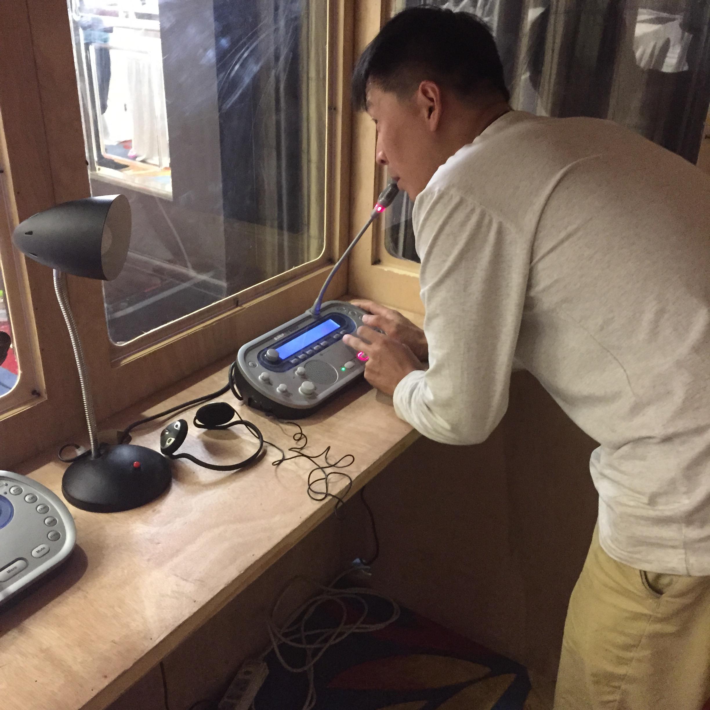 專業(yè)的英語同聲傳譯收費(fèi)是多少?按什么收費(fèi)?