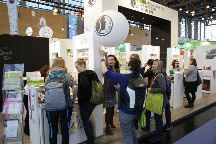 米蘭展會陪同一天多少錢？是如何來收費的